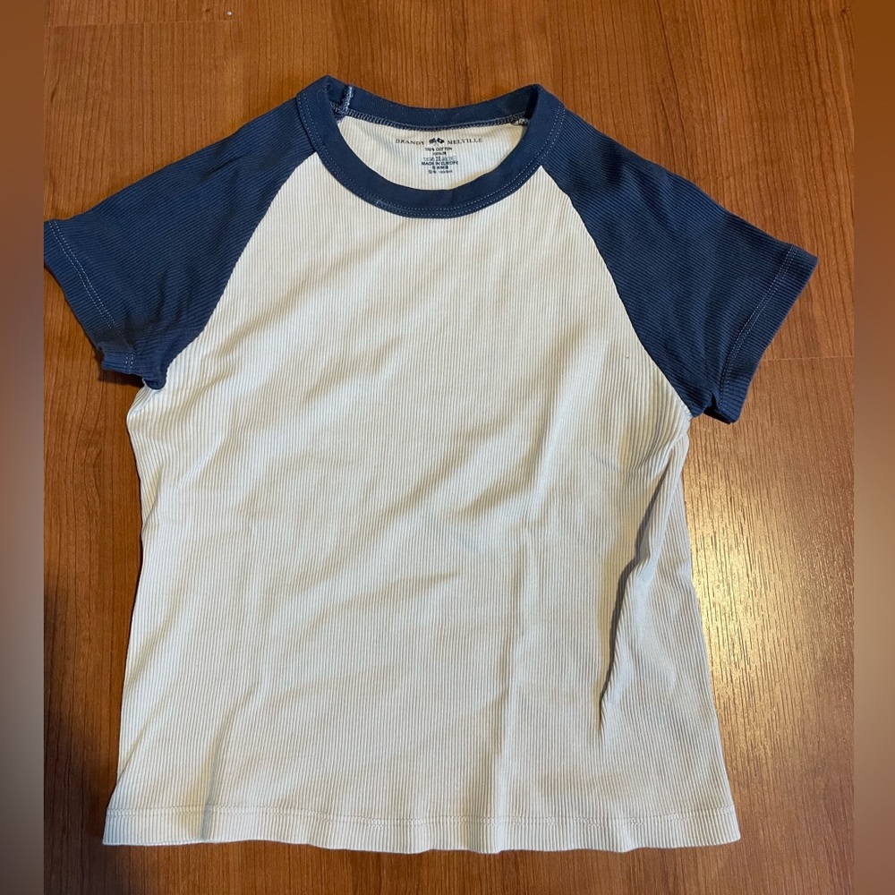 Ribbed baseball tee style stop